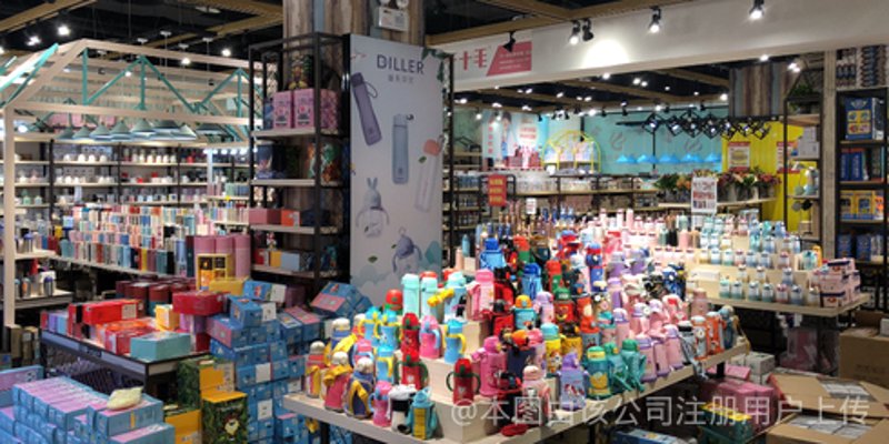 通川区便利店：城市微光中的便利与活力