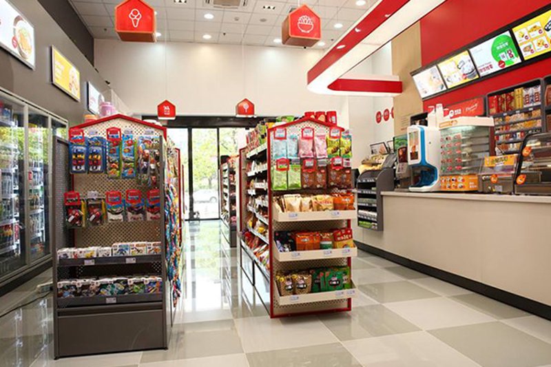 24小时便利店：城市夜生活的新篇章